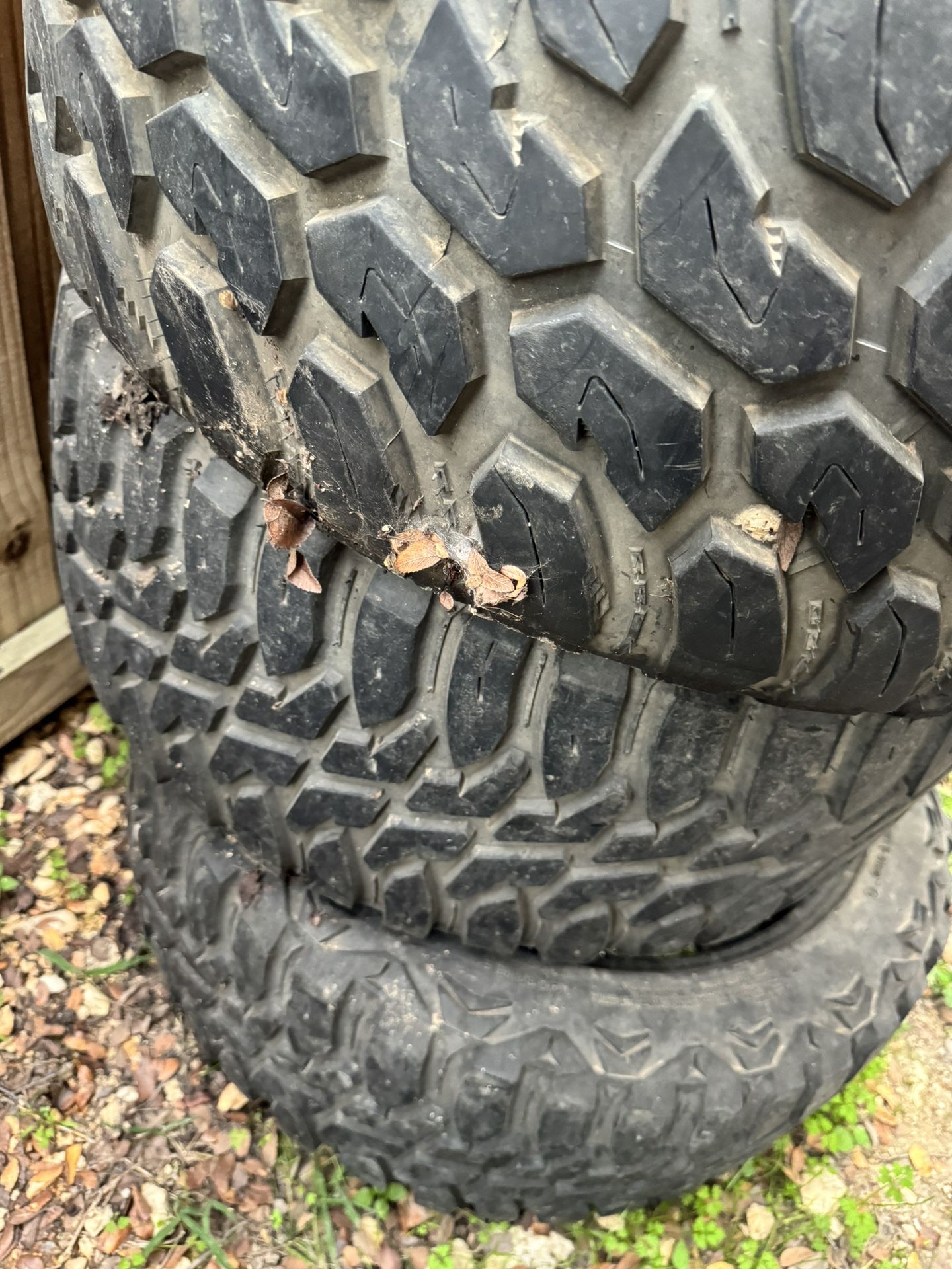 Used Tires 33x 12.5 R22