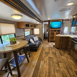 32ft Camper/rv Clean Title 2016