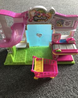 Shopkins supermarket small mart