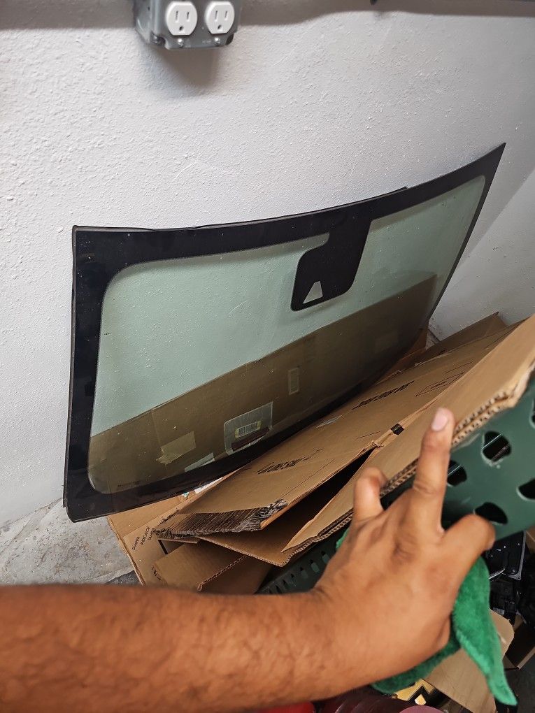 Chevrolet Bolt Euv 2022 2023 2024 2025 Windshield Oem