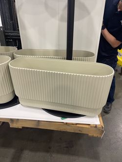 Brand New Modern Ribbed Planters – Cream/White