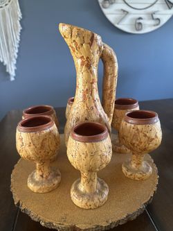 Pitcher With 6 Goblet Glasses And Platform