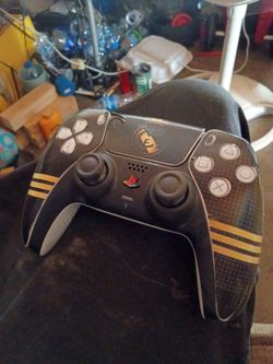PS5 DualSense Controller Real Madrid Edition
