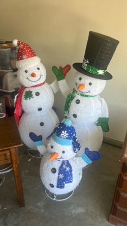 Snowman family