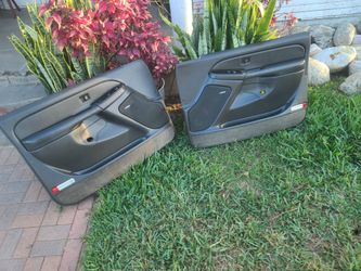 2005 Silverado Sierra Front door panels