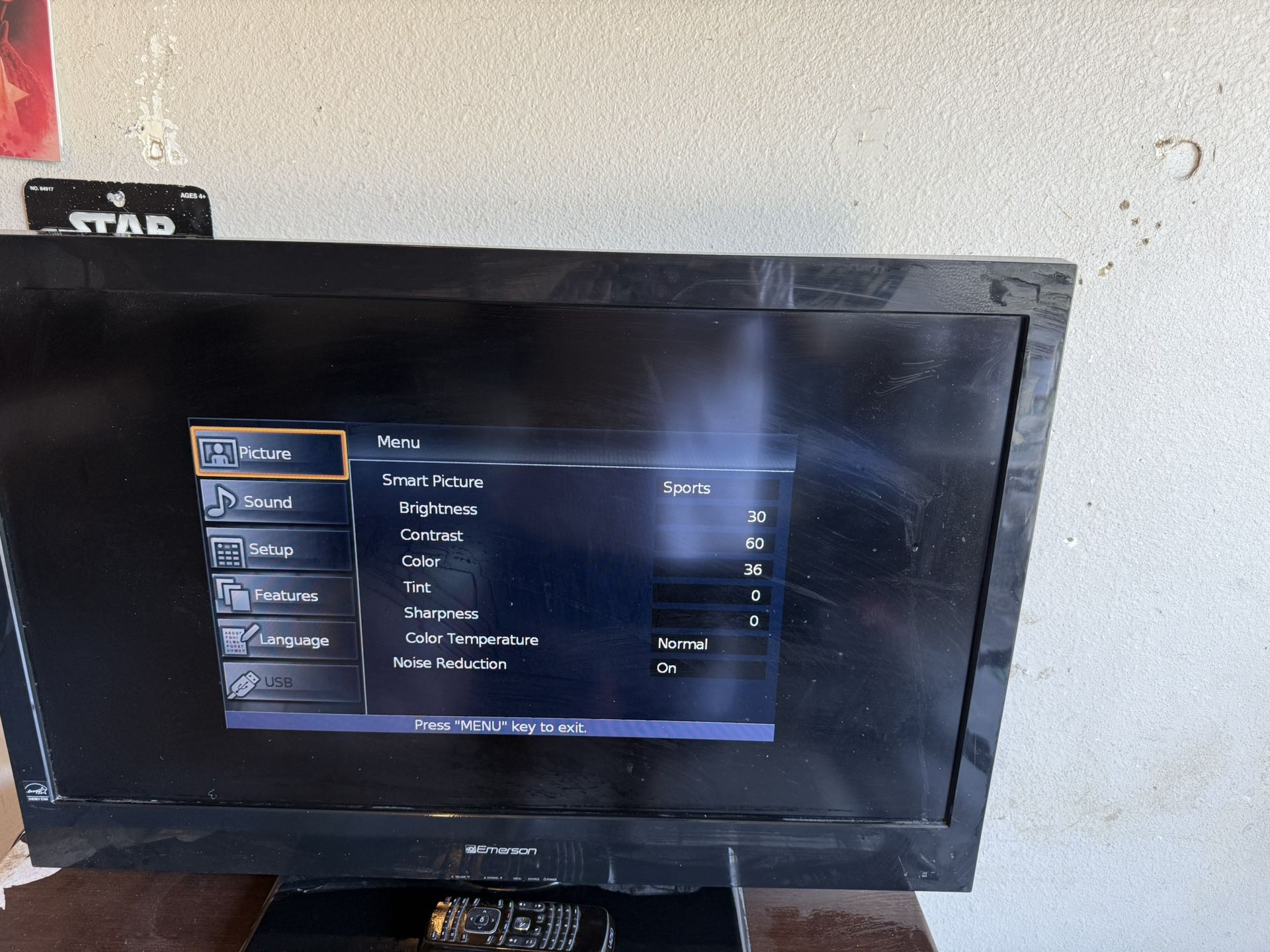 EMERSON 32 INCH TV