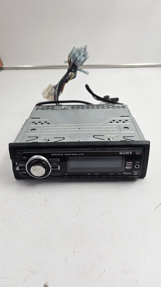 SONY FM/AM Compact Disc Player- Model CDX-GT520