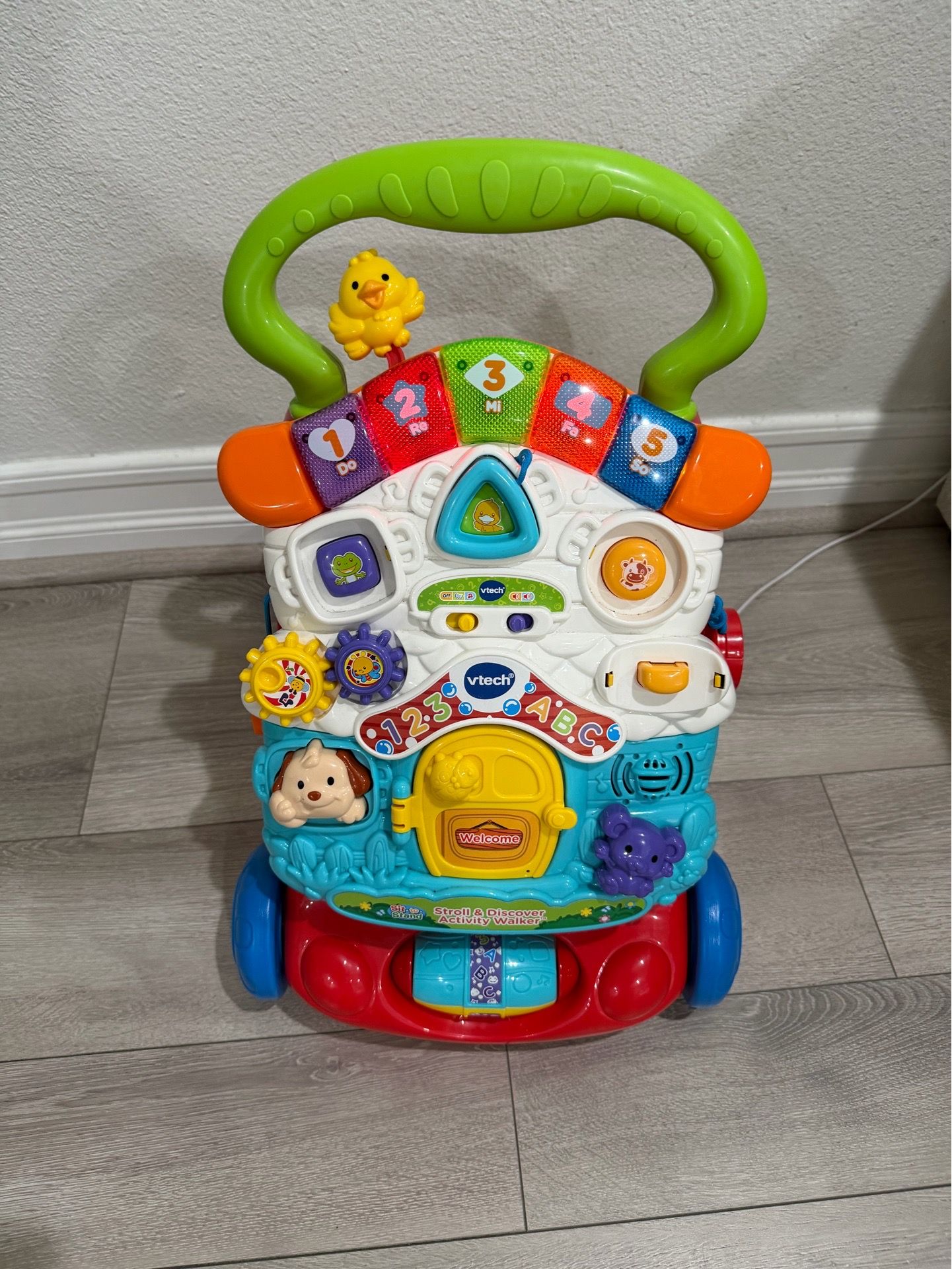 Vtech stroll and discovery activity walker