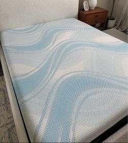 New ProBreeze Medium King Tempurpedic mattress plus adjustable base with MASSAGE FEATURES