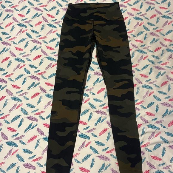 Women’s PINK VS Camo Leggings