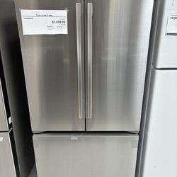 LG LF25H6200S 33-inch wide, 25.1 cu. ft. Smart 3-Door French Door refrigerator