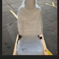 Tesla Y and 3 diver seat