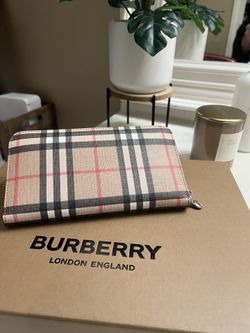 Burberry Wallet - Women’s