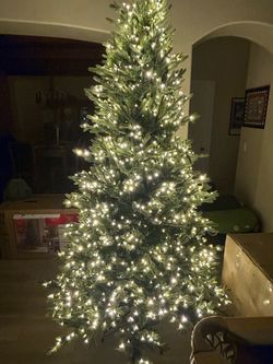 Pre-Lit Radiant Micro LED 7.5ft Artificial Christmas Tree 1850 Lights Like New