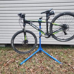 2017 15.5" Trek Marlin Mountain Bike 