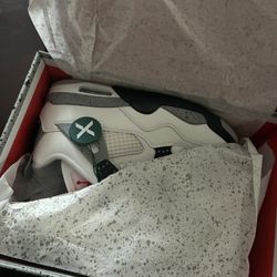Jordan 4 Retro White Cement (2025) Size 8.5