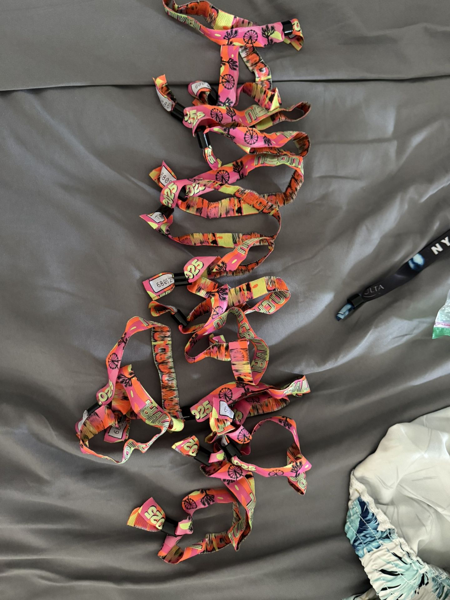 Neón Carnival Wristbands