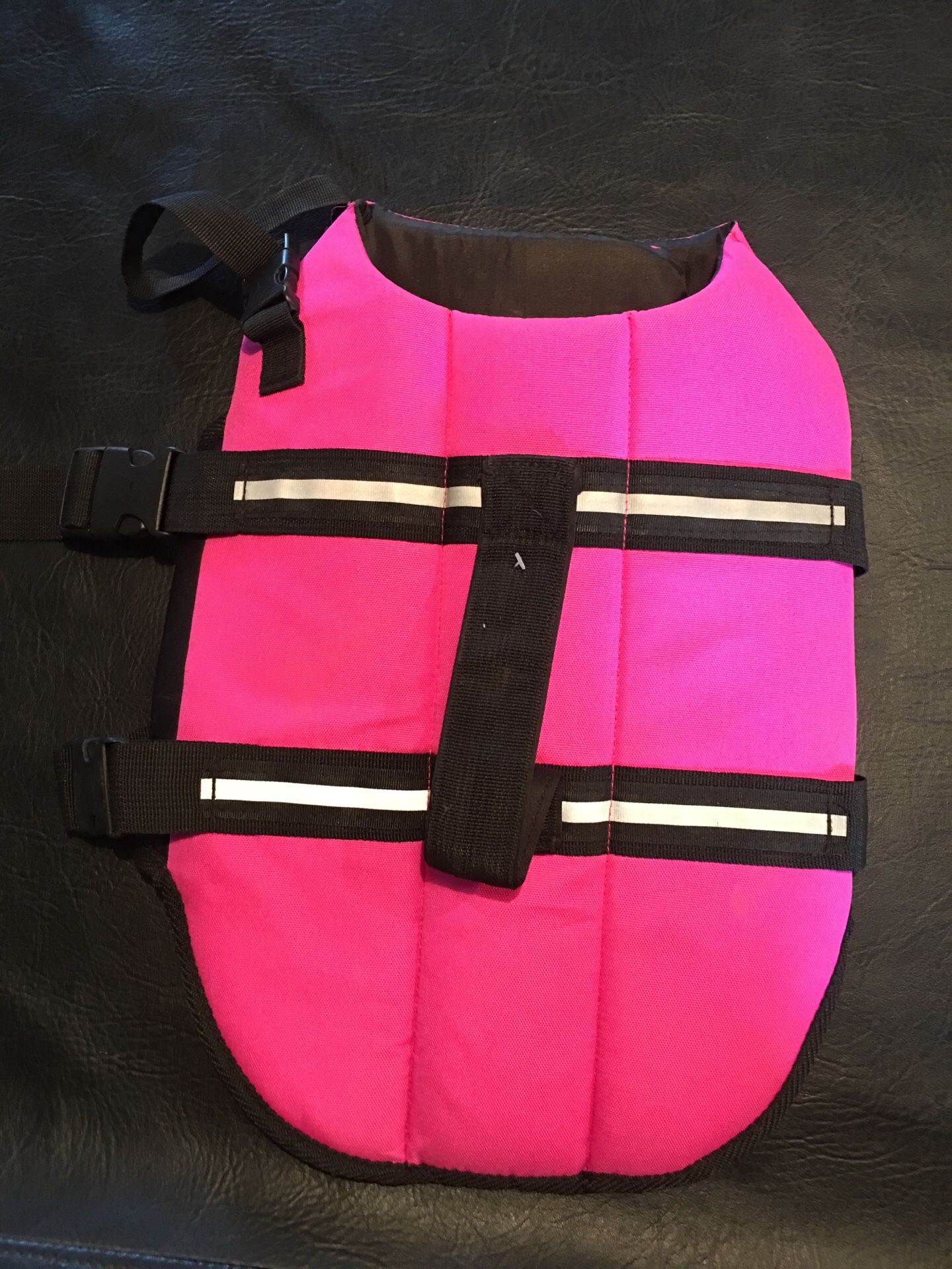 YOUR DOG NEEDS A LIFE VEST!! Small Dog/animal pink life vest!