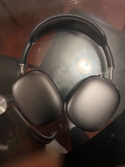 Air pod max’s good used condition