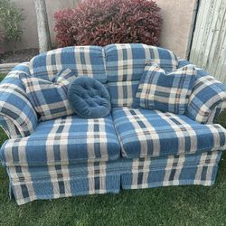 Broyhill Plaid Loveseat 