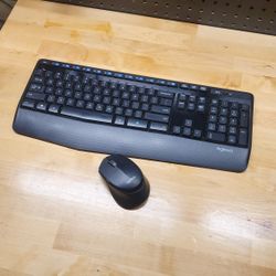 Logitech Wireless Mouse And Keyboard Combo 
