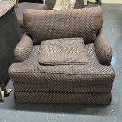2 Chairs with Ottoman