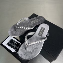 Chanel Slippers ( DS)