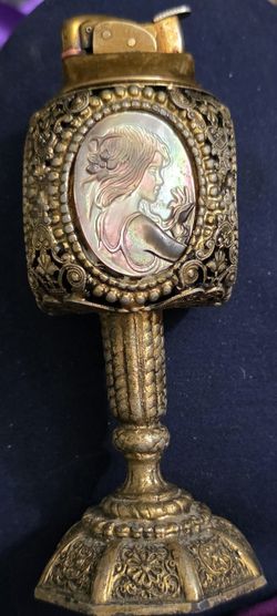 Vintage Wonderful Table Top Lighter 