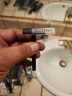 50 Pack Disposable Twin Blade Razors