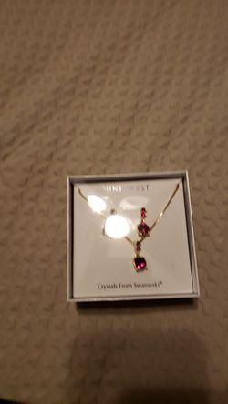 Nine west earrings and pendant set
