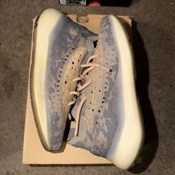 Yeezy 380 “Mist” size 8