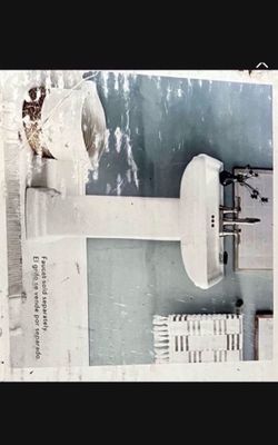 Pedestal Bathroom Sink$120 Never Used