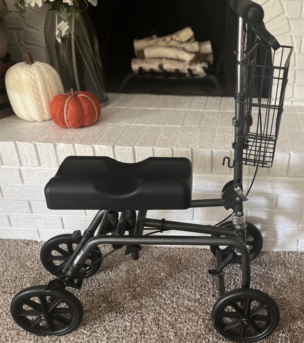 Knee scooter