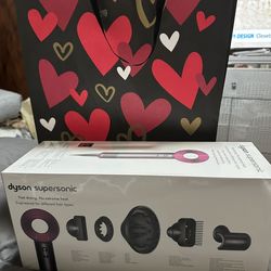 BRAND NEW Sealed DYSON Supersonic Hair Dryer Purple FUCHIA -Attachments !!