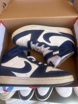 Tenis shoes