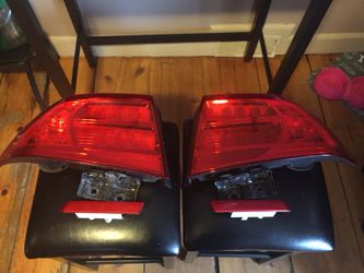 04-08 Acura TL tail lights. And rear side markers
