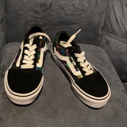 Girl’s Vans 