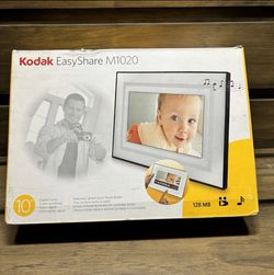 Kodak EasyShare M1020, 10 inch Quick-Touch Border Digital Picture Frame. READ