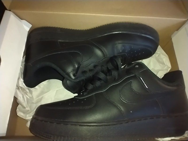 Air Force 1 Triple Black (Men 8.5)