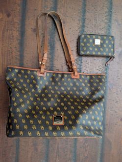 Dooney & Bourke
