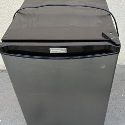 Danny Refrigerator DCR122BSLDD