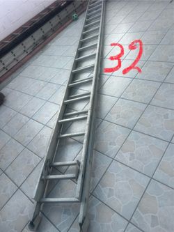 Escaleras de 32 pies perfectas condiciones