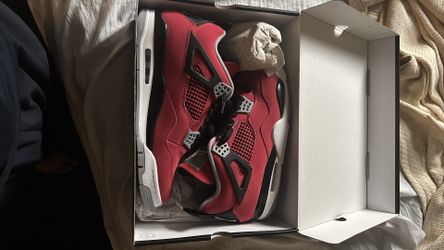VNDS Jordan 4 Toro Bravo