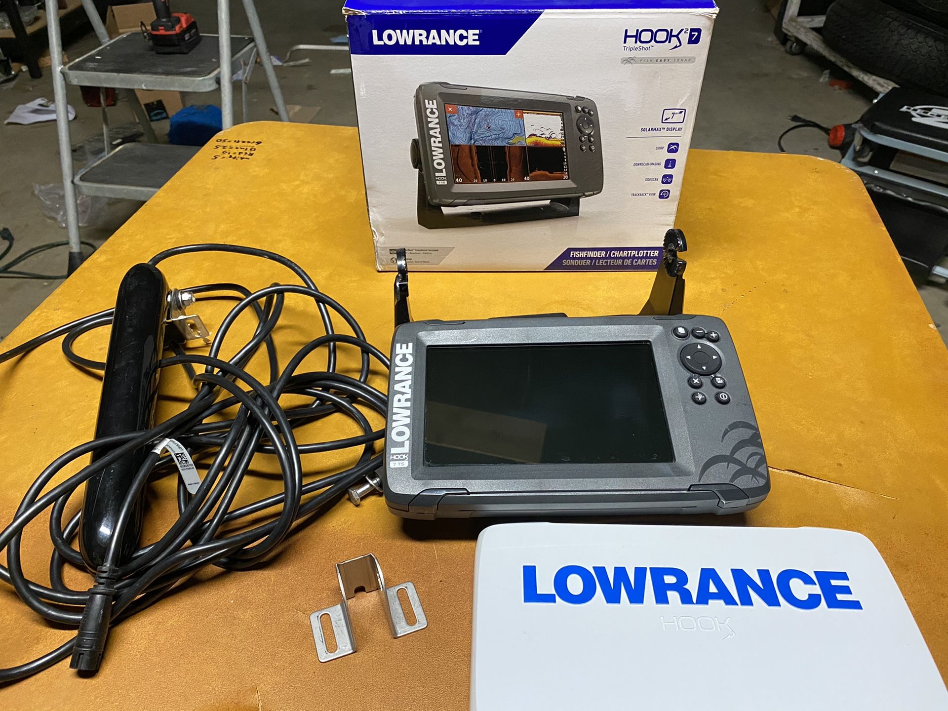 Lowrance Hook 7 triple shot fish finder