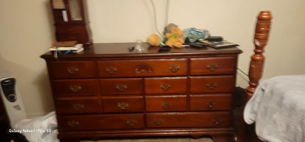 3pc Cherry wood bedroom set