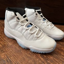 Jordan 11 Blue Legend Sz 9