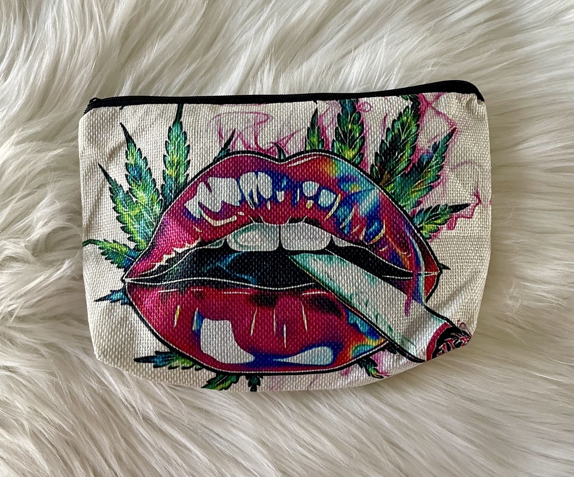 Brand New Seductive Lips Women’s Makeup Bag
