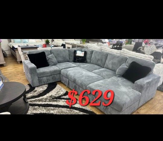 Sectional Sofa With Pull Out Sofa No Display Comes Brand New In The Box