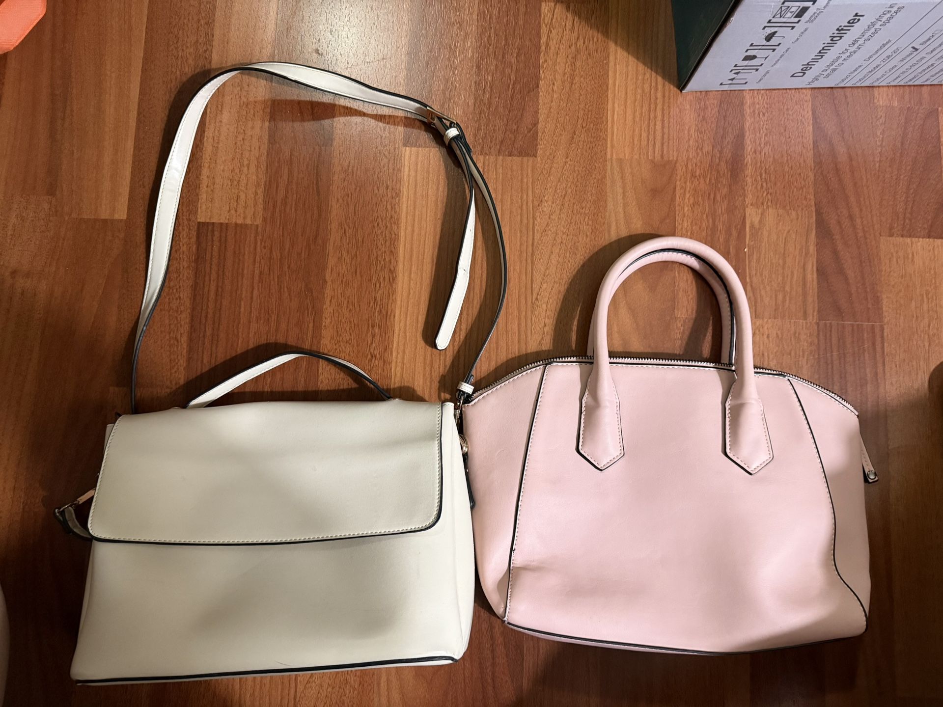 forever 21 woman 2 bags