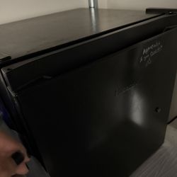 Mini Fridge 
